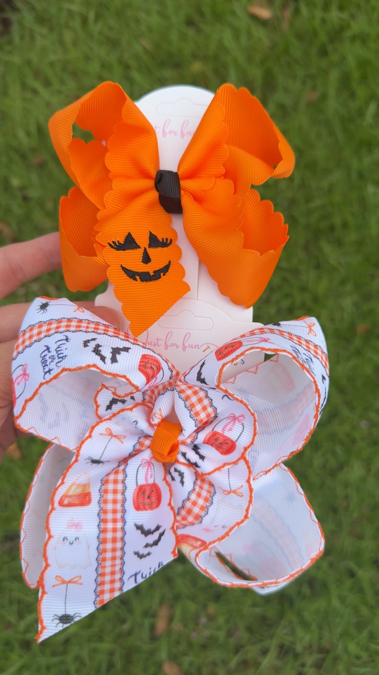 Trick-or-Treat Chic Moonstitch Bow