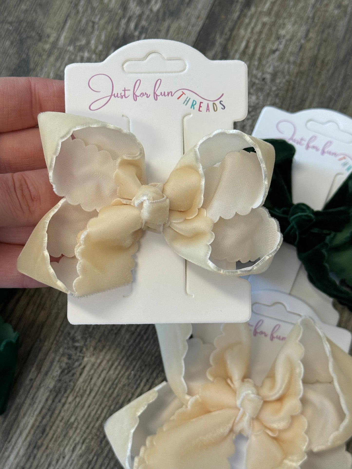 Velvet Scallop Holiday Bows