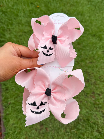 Sweet & Spooky Scallop Pumpkin Bows